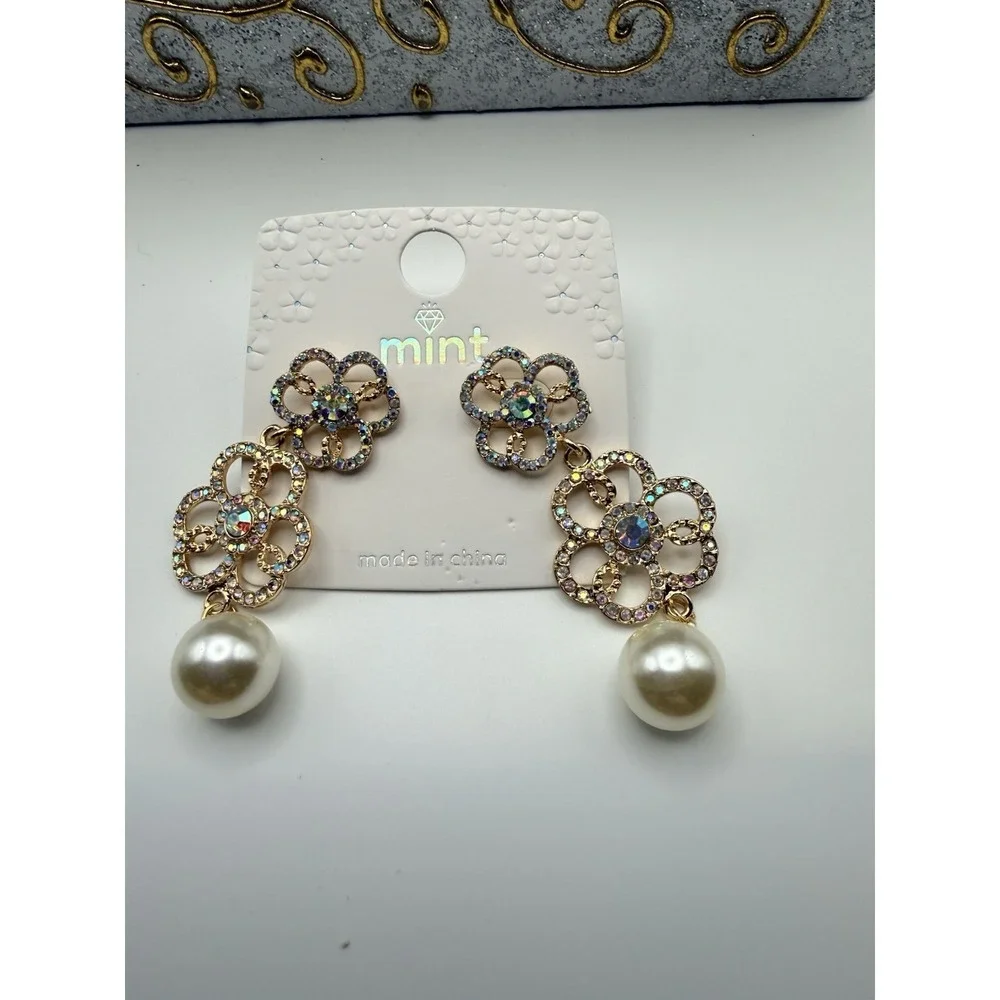 Mint Aurora Borealis Rhinestone Flower Drop Earrings Gold Tone Faux Pearl Statem